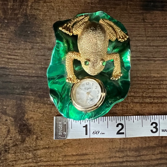 Vintage Gold Tone Frog on Lily Pad with Clock - Picture 9 of 9